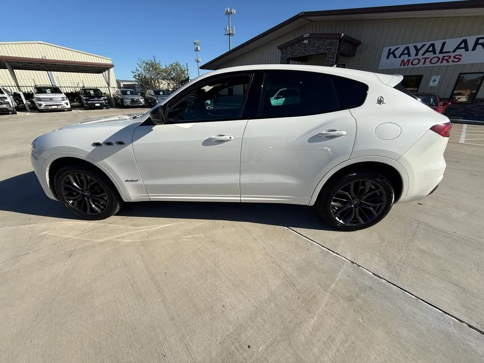 2020 Maserati Levante - Image 3 of 18