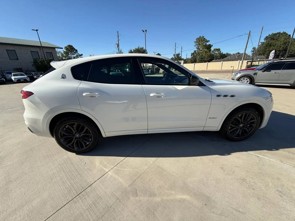 2020 Maserati Levante - Image 7 of 18