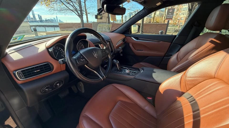 2020 Maserati Levante - Image 17 of 18