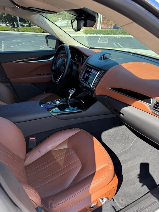 2020 Maserati Levante - Image 14 of 19