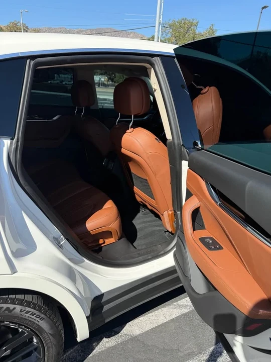 2020 Maserati Levante - Image 11 of 19