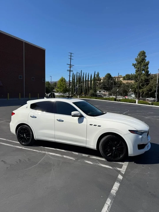 2020 Maserati Levante - Image 8 of 19