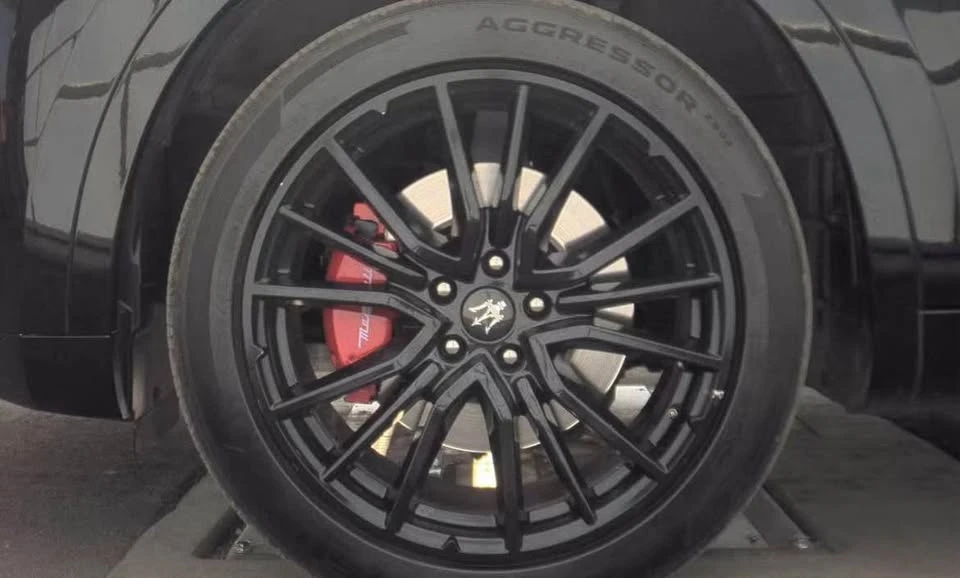 2020 Maserati Levante - Image 5 of 10