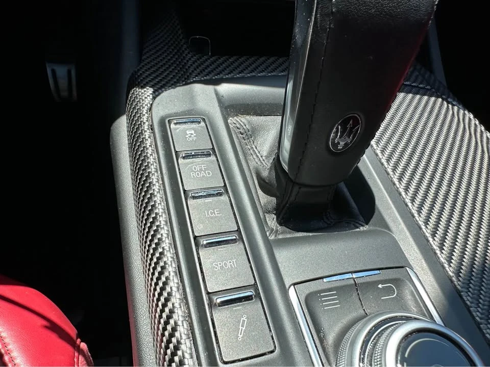 2020 Maserati Levante - Image 7 of 10