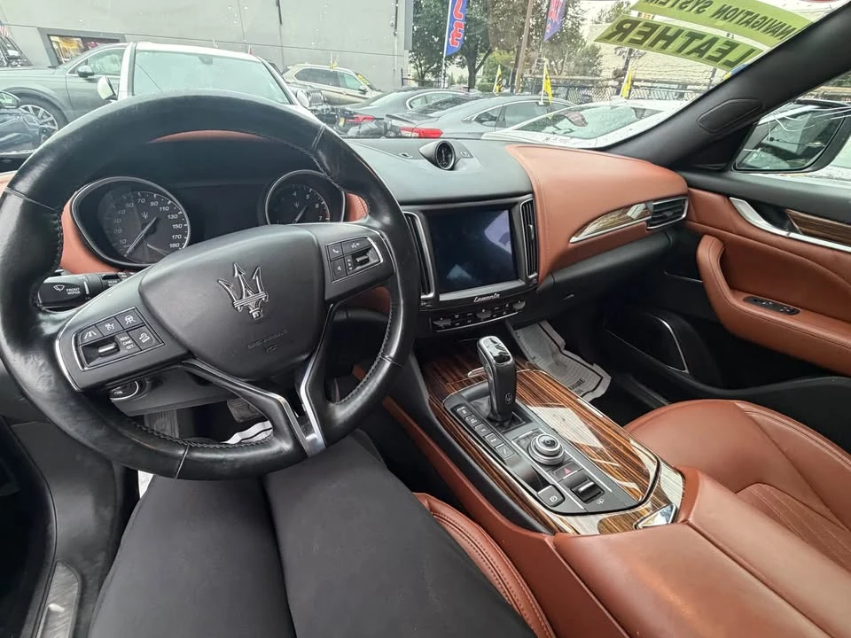 2020 Maserati Levante - Image 2 of 10
