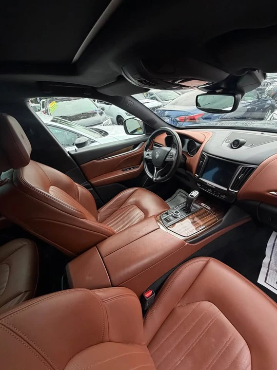 2020 Maserati Levante - Image 9 of 10