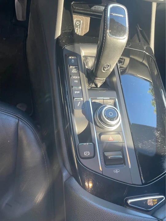 2020 Maserati Levante - Image 14 of 19