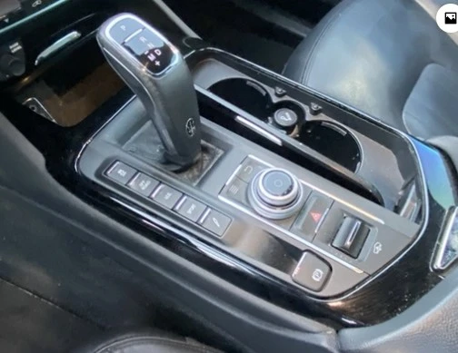 2020 Maserati Levante - Image 4 of 9