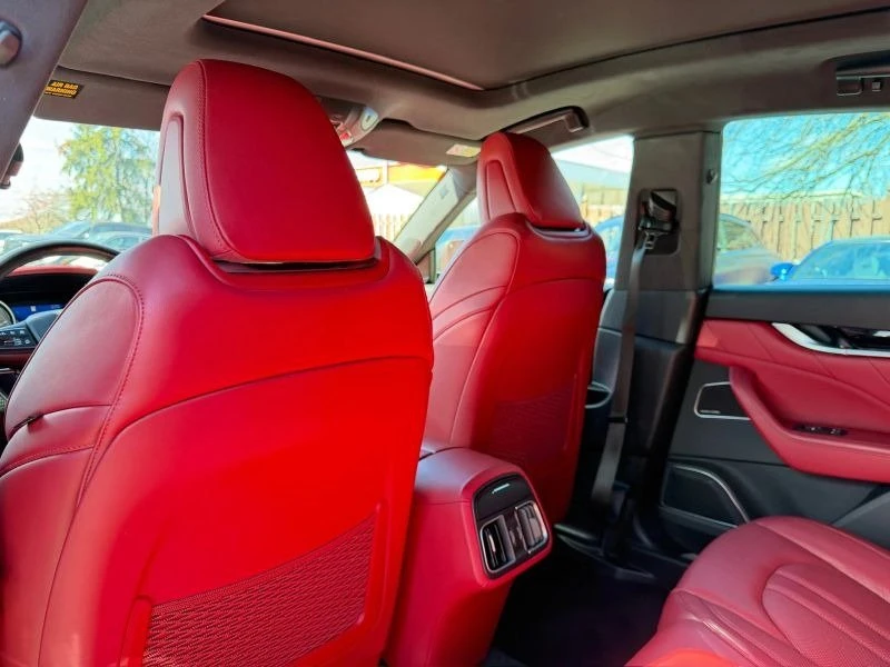 2020 Maserati Levante - Image 17 of 18