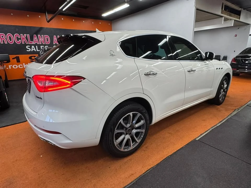 2020 Maserati Levante - Image 7 of 17