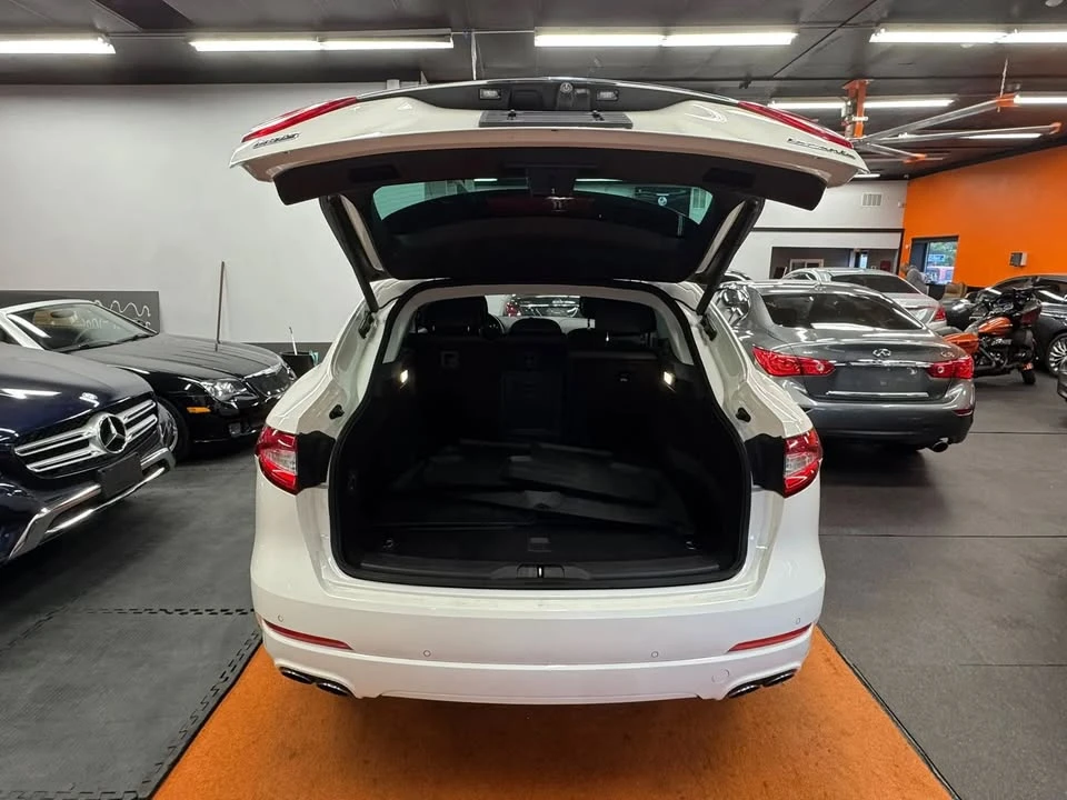 2020 Maserati Levante - Image 6 of 17