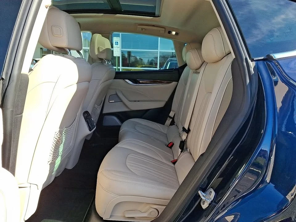 2020 Maserati Levante - Image 7 of 11