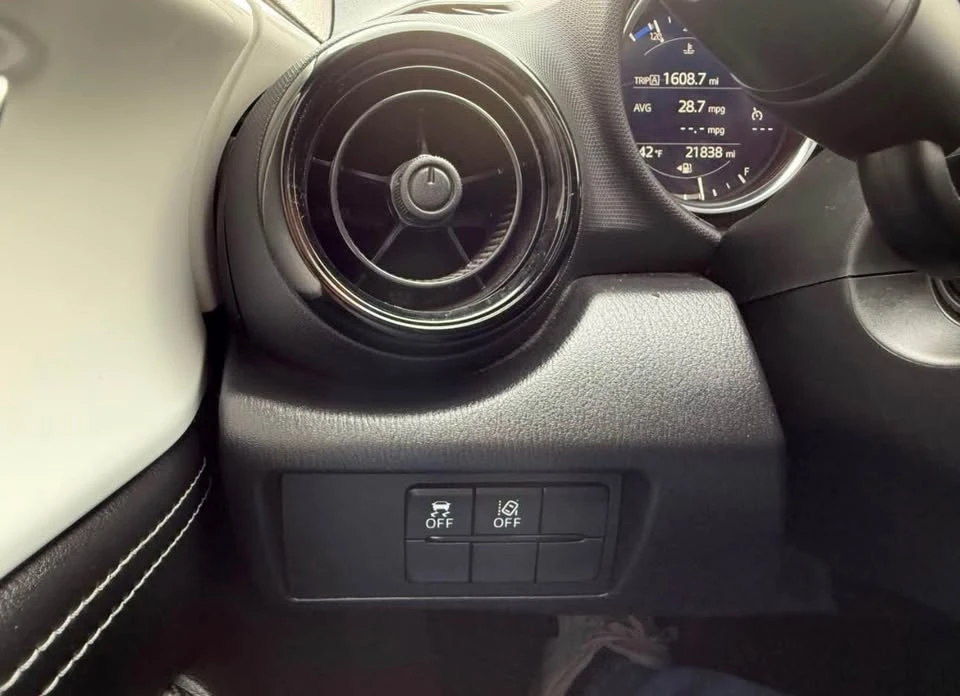 2020 Mazda ND MX-5 Miata - Image 11 of 16