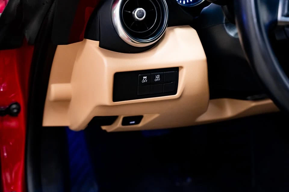 2020 Mazda ND MX-5 Miata - Image 17 of 20