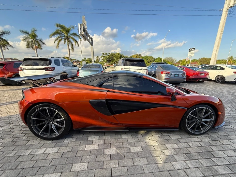 2020 McLaren 570S Spider - Image 8 of 21