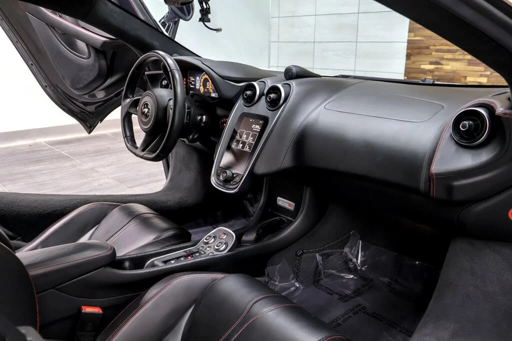 2020 McLaren 570S - Image 11 of 31