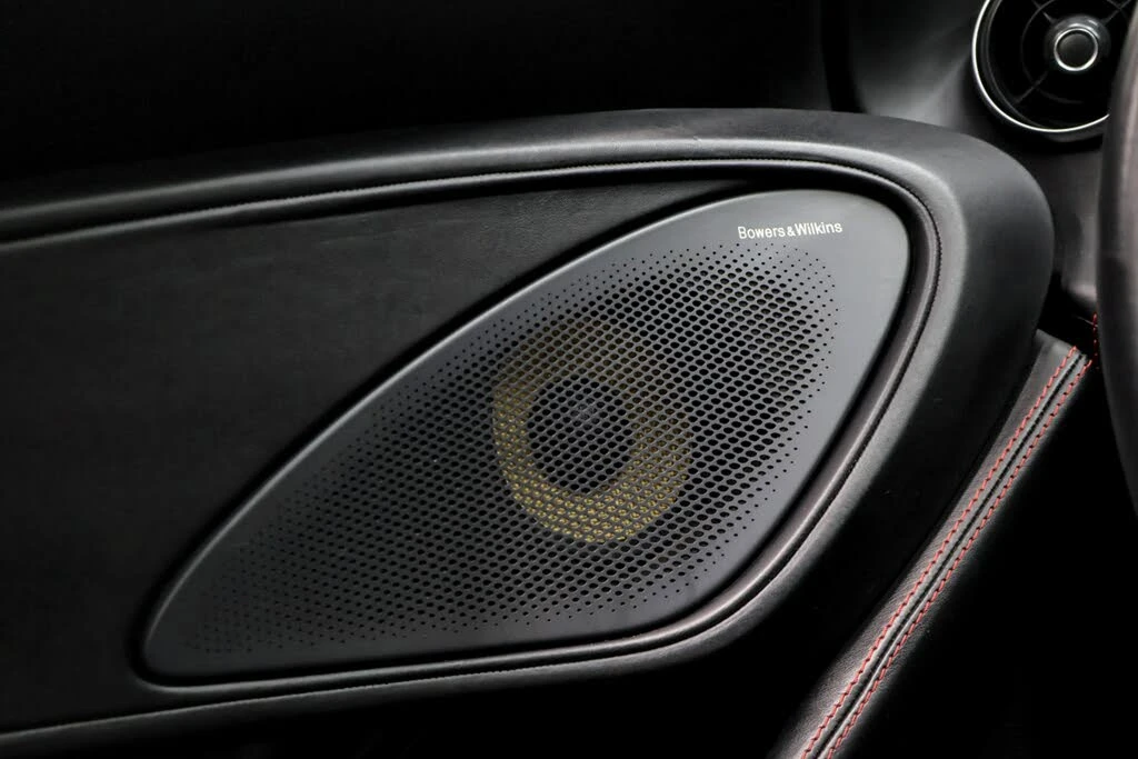 2020 McLaren 570S - Image 24 of 31