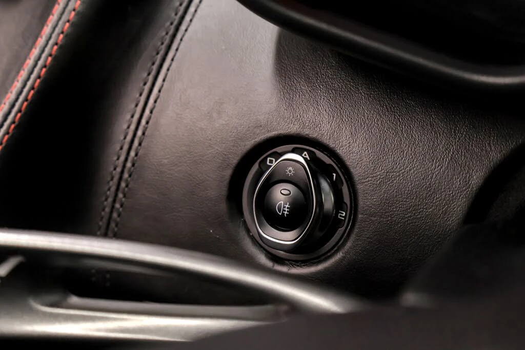 2020 McLaren 570S - Image 22 of 31