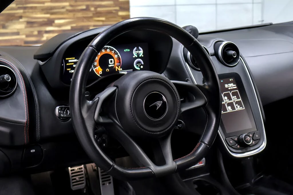 2020 McLaren 570S - Image 12 of 31
