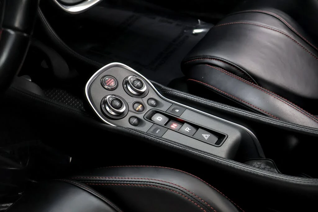 2020 McLaren 570S - Image 14 of 31