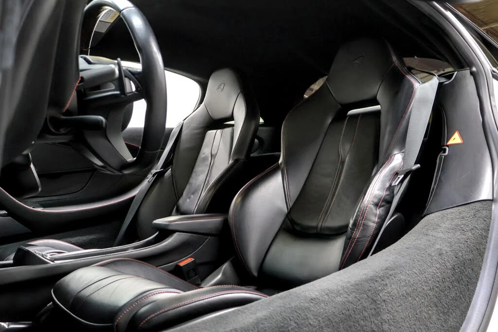 2020 McLaren 570S - Image 26 of 31