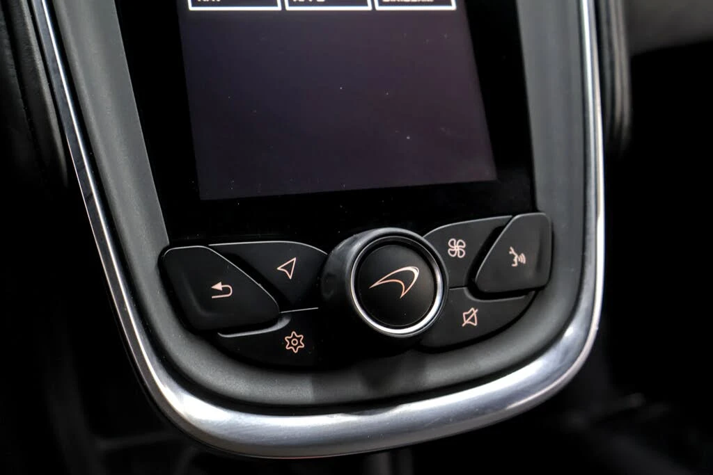 2020 McLaren 570S - Image 18 of 31