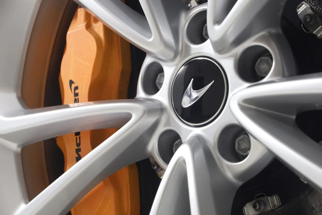2020 McLaren 570S - Image 20 of 31