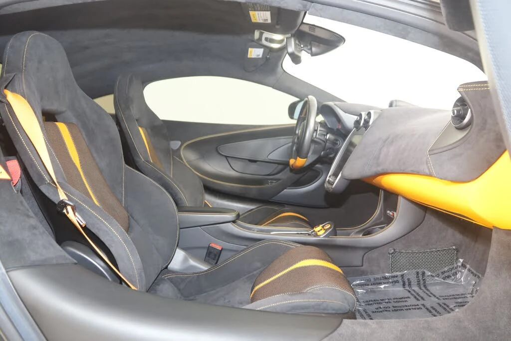 2020 McLaren 570S - Image 14 of 31