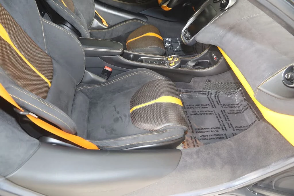 2020 McLaren 570S - Image 17 of 31