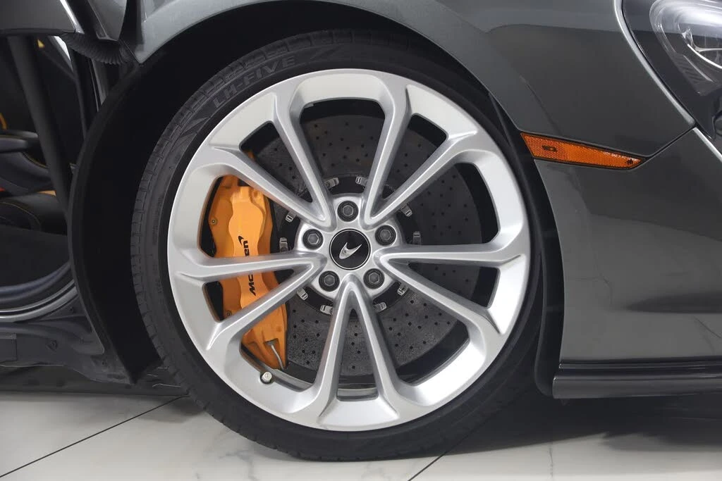 2020 McLaren 570S - Image 19 of 31