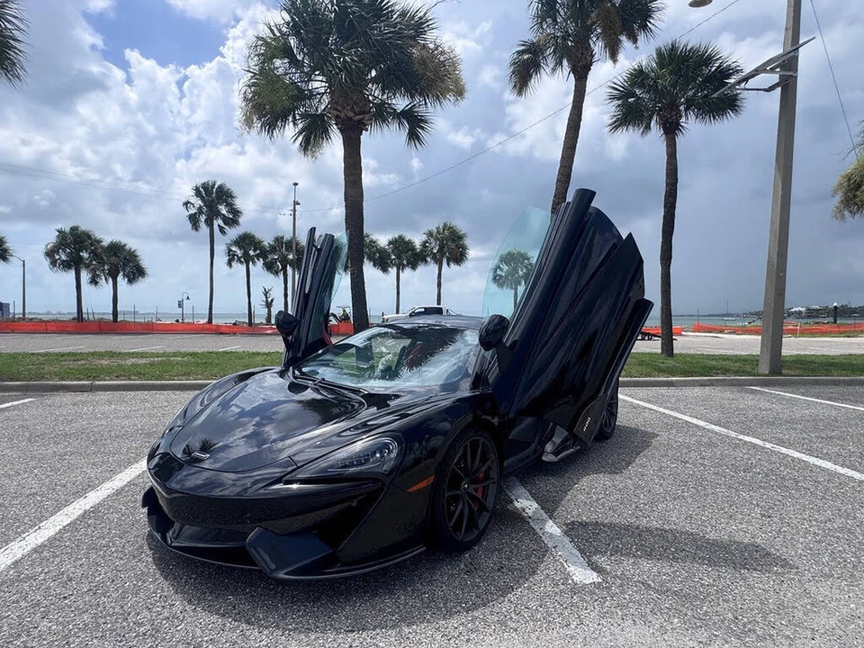 2020 McLaren 570S - Image 2 of 31