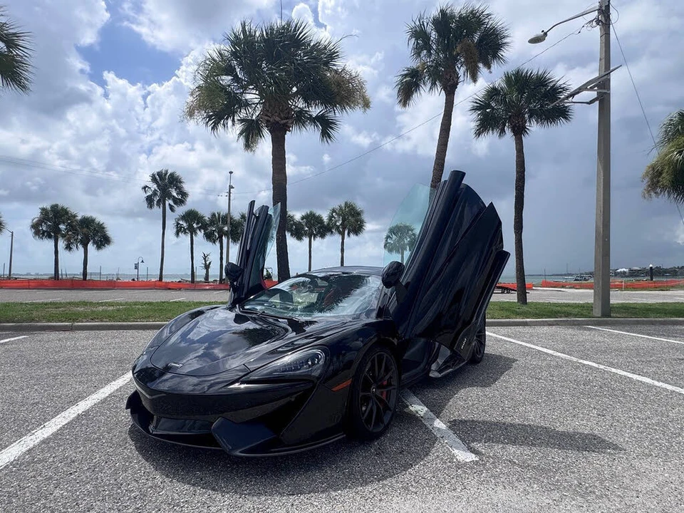 2020 McLaren 570S - Image 7 of 31