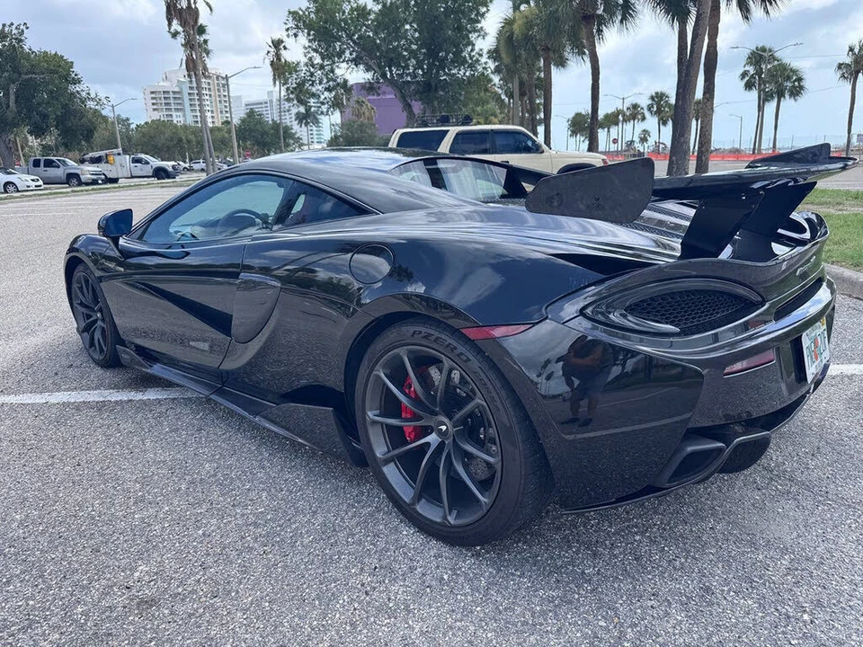 2020 McLaren 570S - Image 17 of 31