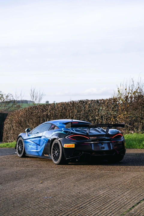 2020 McLaren 570S - Image 15 of 31
