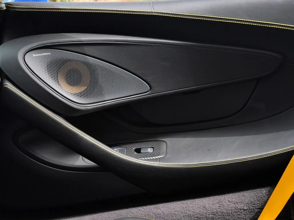 2020 McLaren 570S - Image 21 of 25