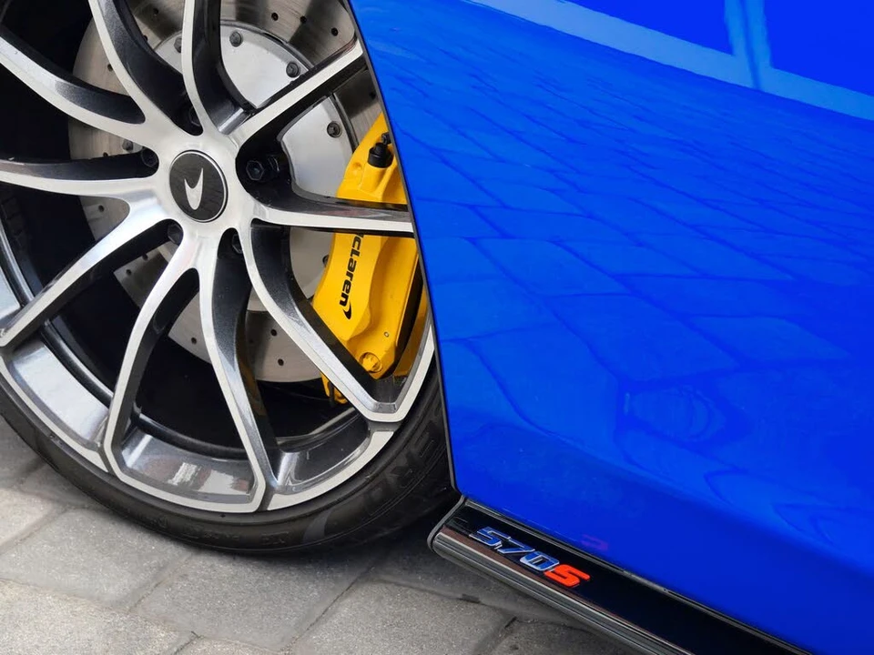 2020 McLaren 570S - Image 15 of 25