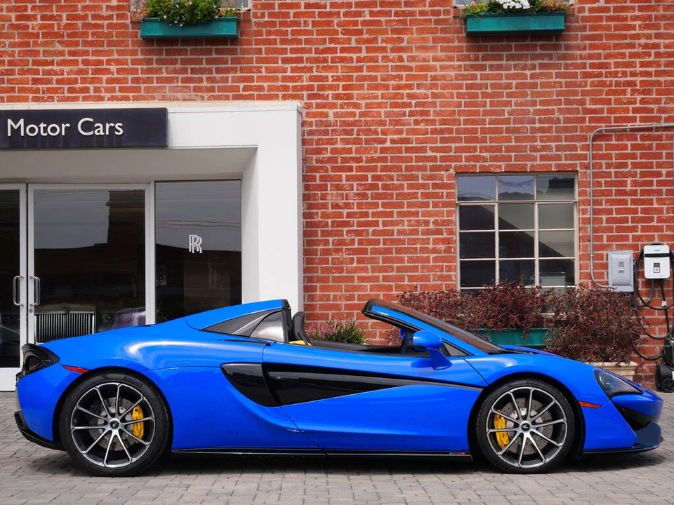 2020 McLaren 570S - Image 3 of 25