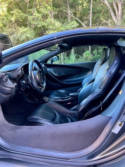 2020 McLaren 570S Spider - Image 26 of 31