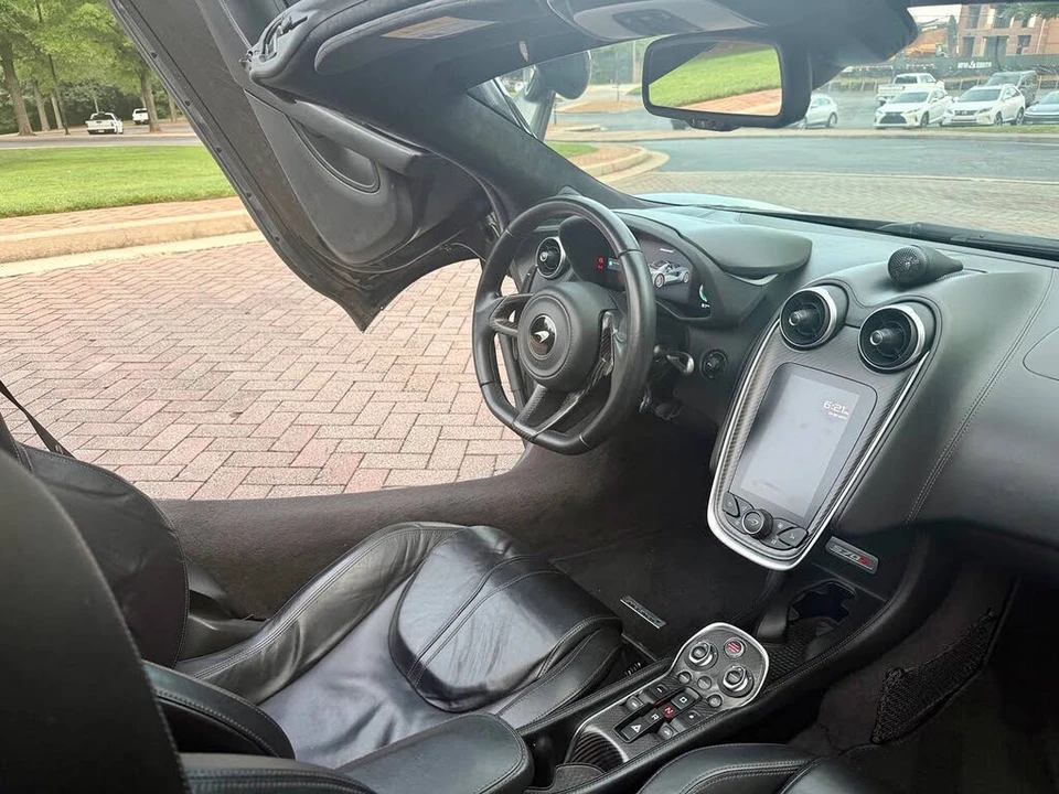 2020 McLaren 570S Spider - Image 14 of 20