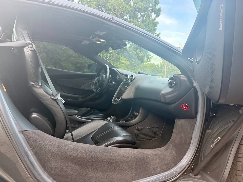 2020 McLaren 570S Spider - Image 11 of 20