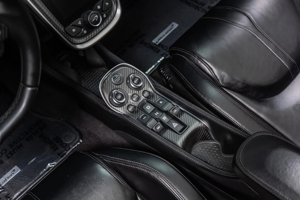 2020 McLaren 570S Spider - Image 26 of 31
