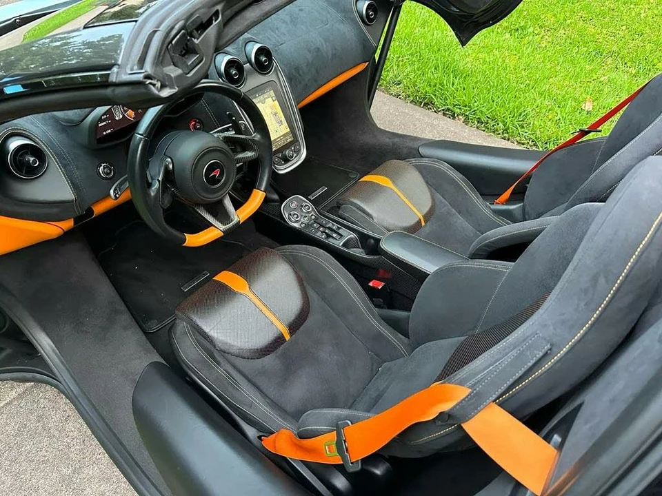 2020 McLaren 570S Spider - Image 8 of 19