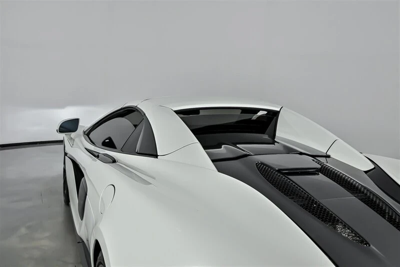 2020 McLaren 570S Spider - Image 18 of 21