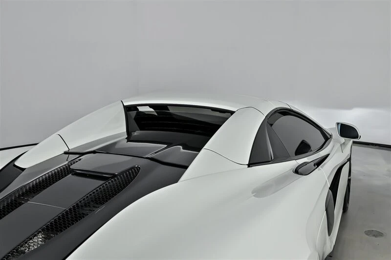 2020 McLaren 570S Spider - Image 17 of 21