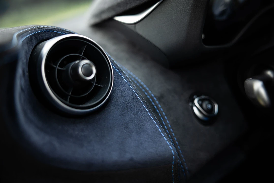 2020 McLaren 600LT - Image 15 of 31