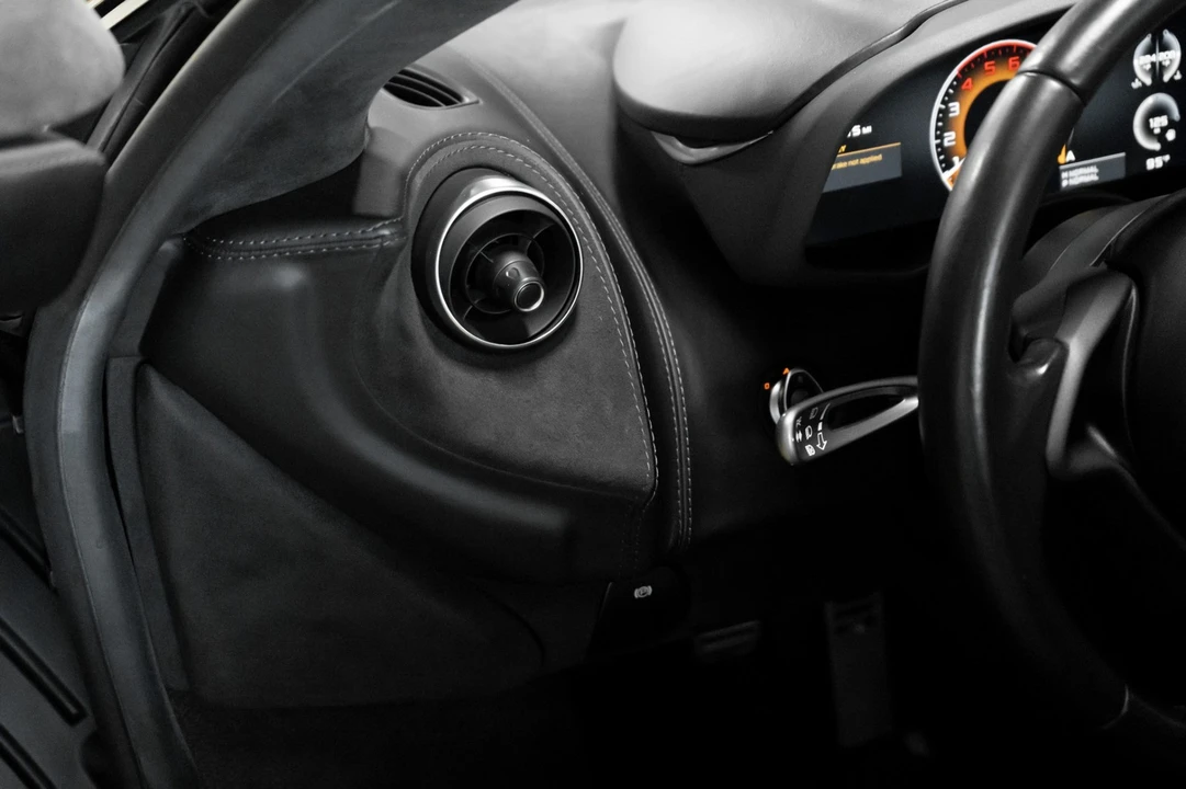 2020 McLaren 600LT - Image 18 of 31