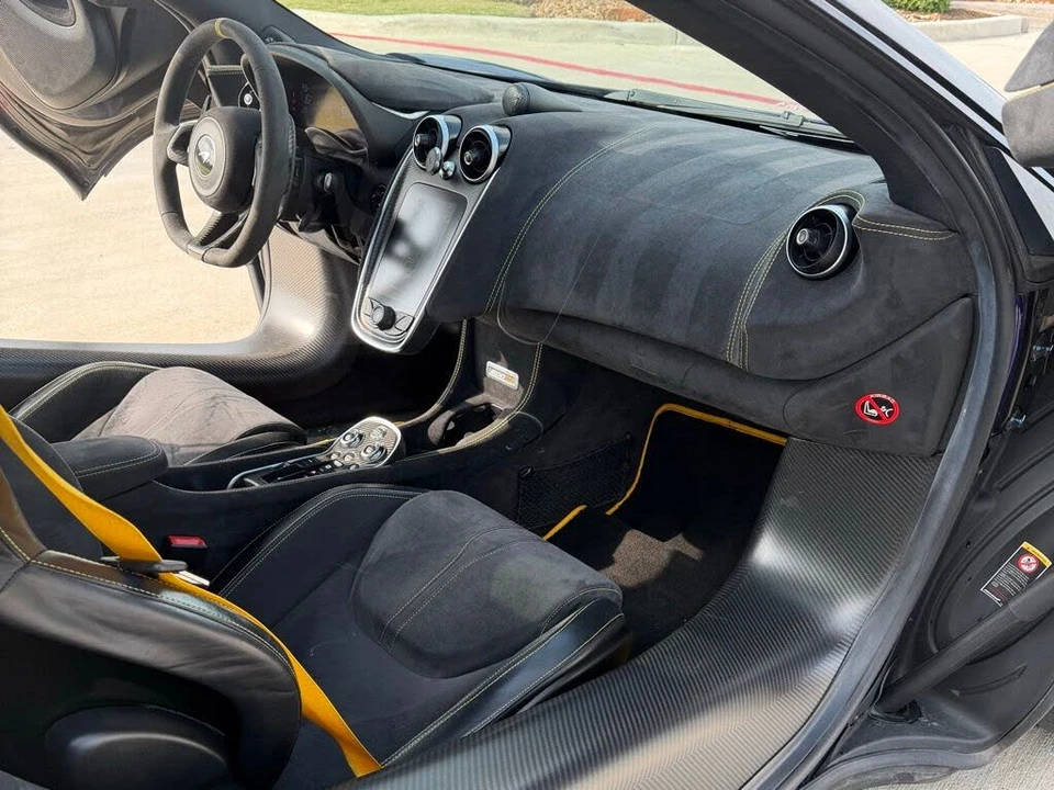 2020 McLaren 600LT Spider - Image 25 of 31