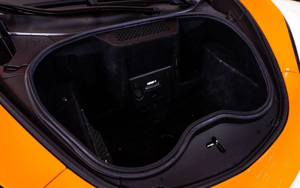 2020 McLaren 600LT Spider - Image 27 of 27