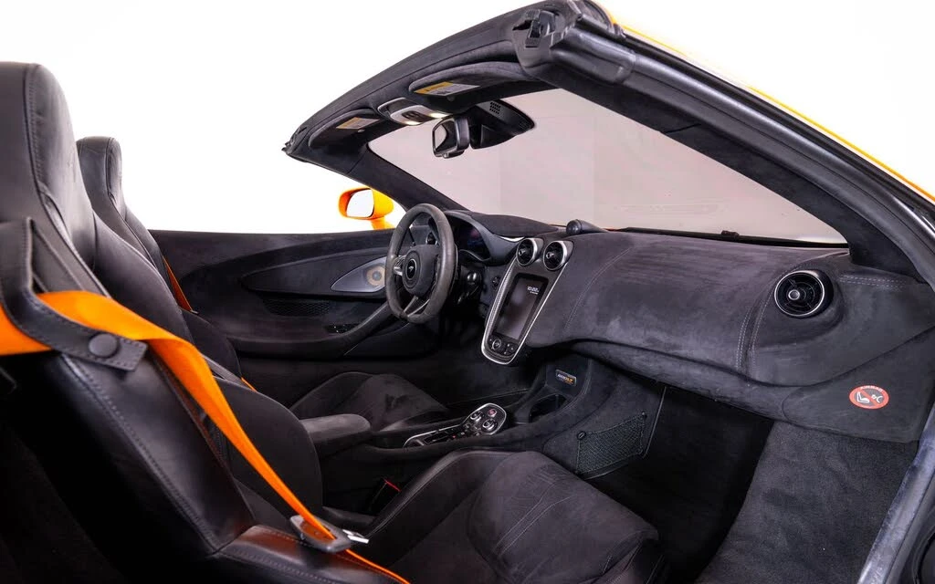 2020 McLaren 600LT Spider - Image 26 of 27