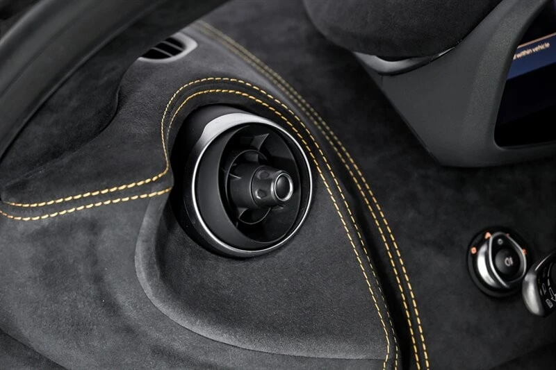 2020 McLaren 600LT Spider - Image 26 of 31
